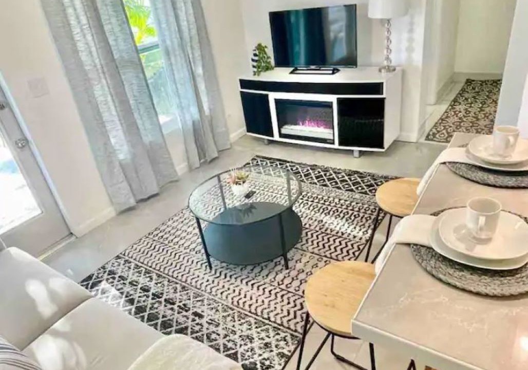 Photo of Livingroom in Yacht Club