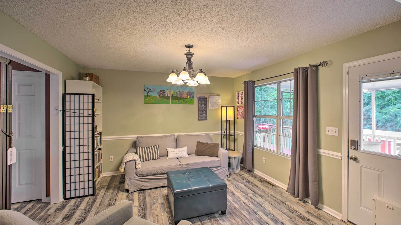 Photo of Livingroom in Greenville