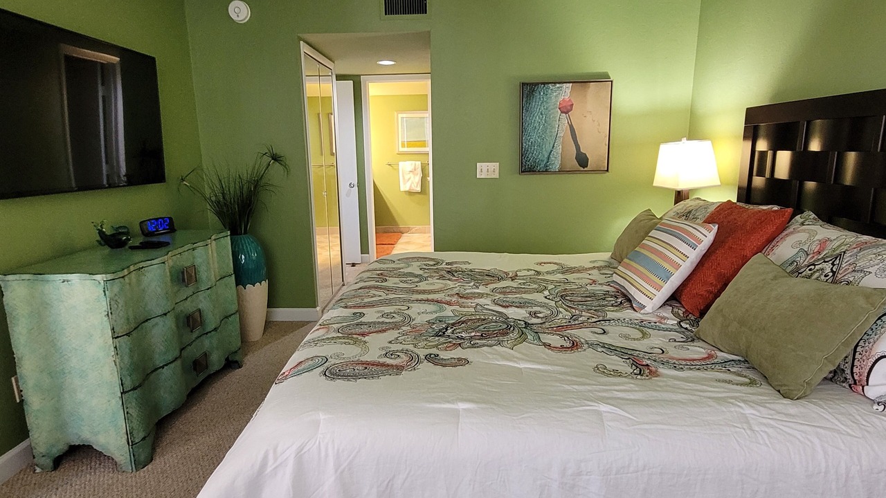 Photo of Bedroom in Vanderbilt Beach