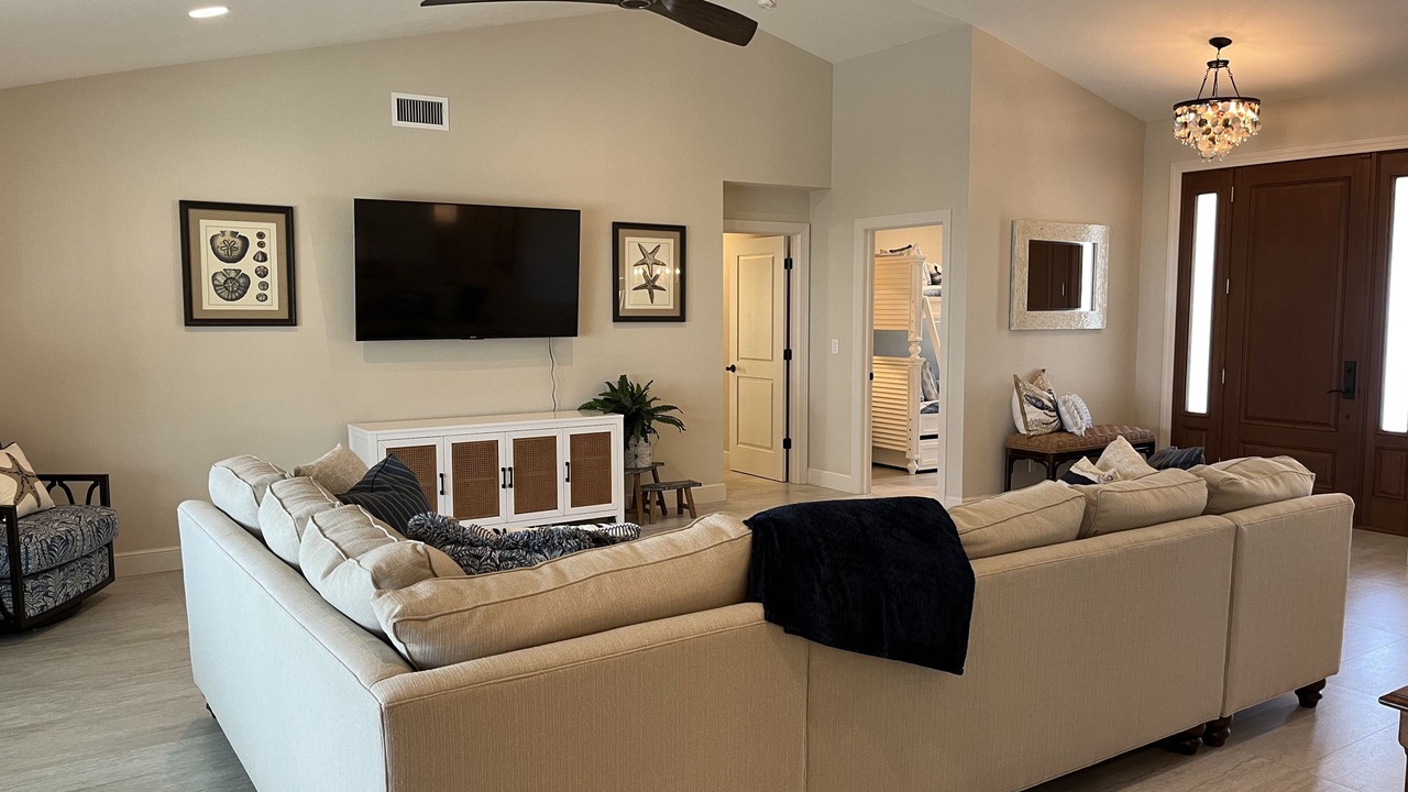 Photo of Livingroom in Vanderbilt Beach