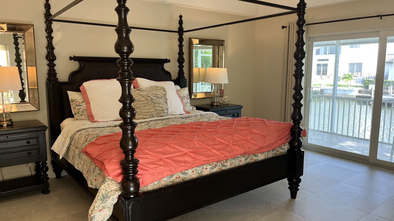 Photo of Bedroom in Vanderbilt Beach