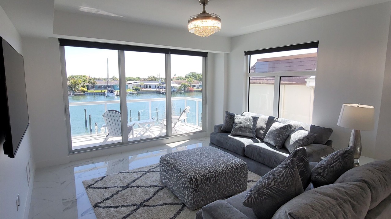 Photo of Livingroom in Island Estate