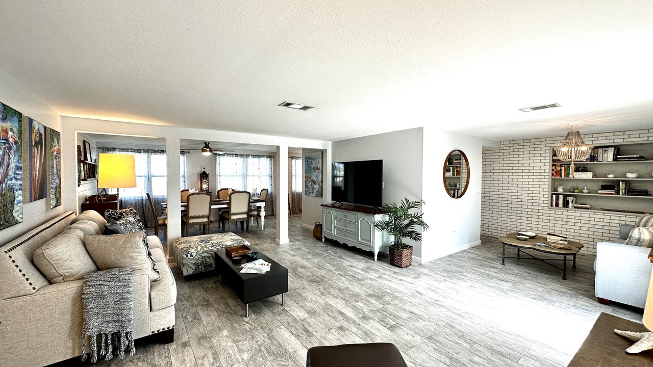Photo of Livingroom in Englewood