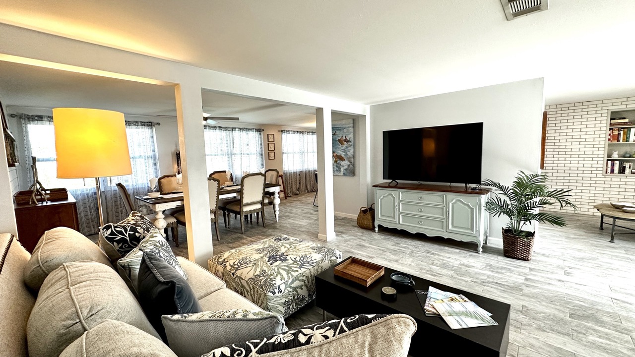 Photo of Livingroom in Englewood