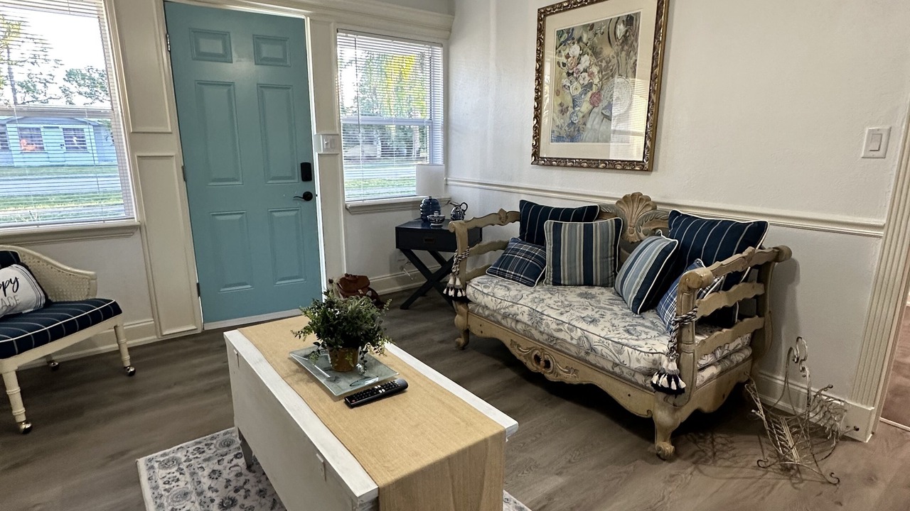 Photo of Livingroom in Allen Park