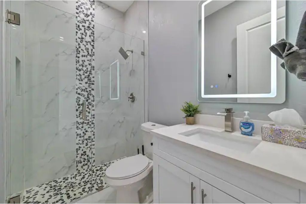 Photo of Bathroom in Diplomat
