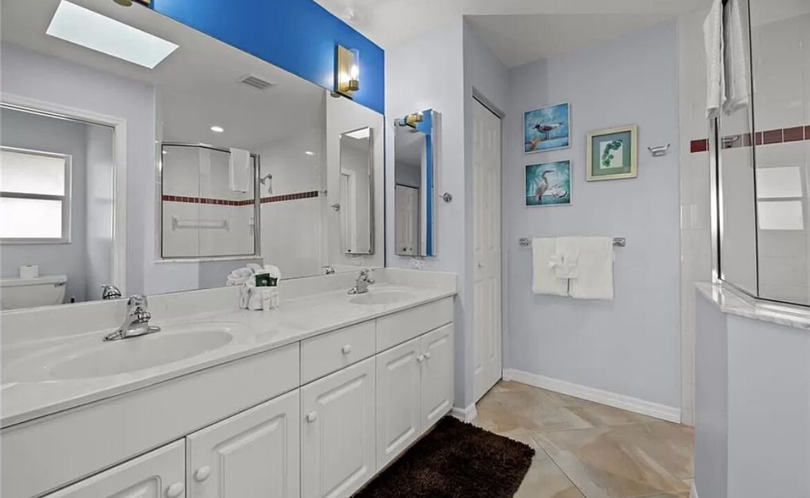 Photo of Bathroom in Pelican
