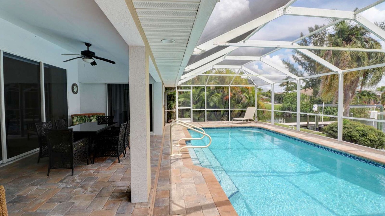 Photo of Outdoor in Pelican