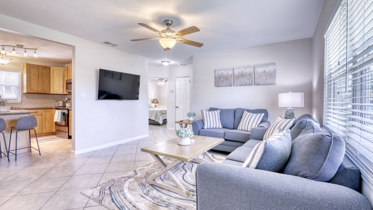 Photo of Livingroom in Gulf Gate Estates
