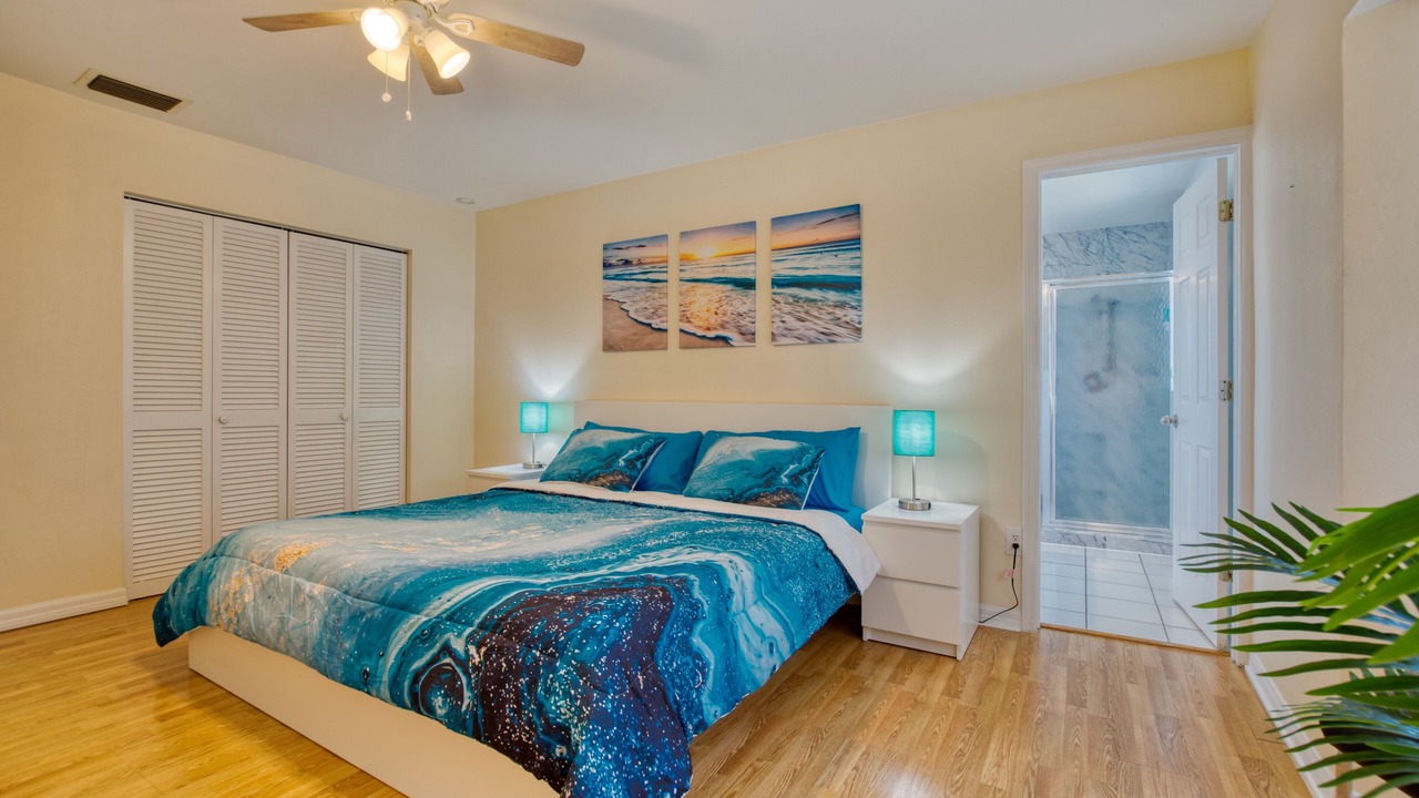 Photo of Bedroom in Yacht Club