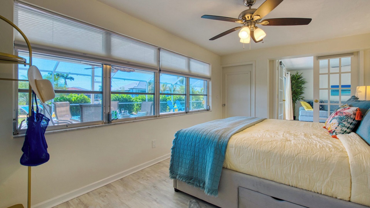 Photo of Bedroom in Yacht Club