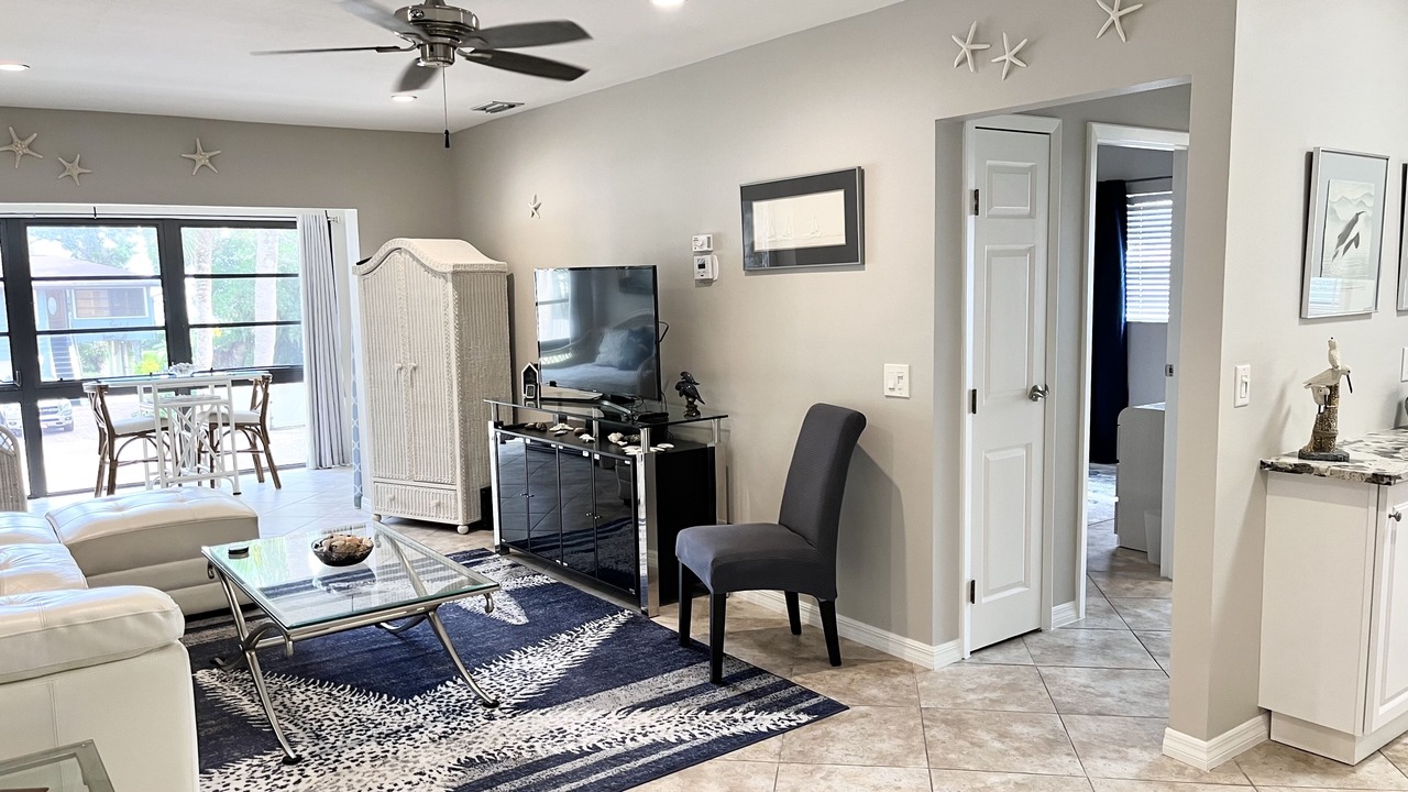 Photo of Livingroom in Whitney Beach