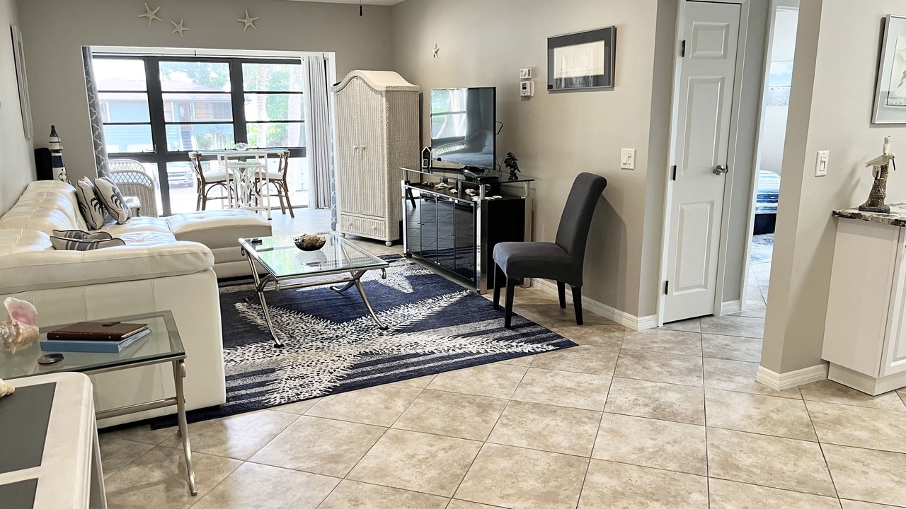 Photo of Livingroom in Whitney Beach
