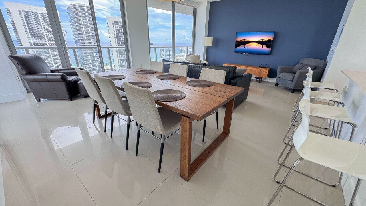 Photo of Bedroom in Hallandale Beach