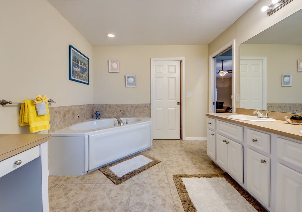 Photo of Bathroom in Caloosahatchee