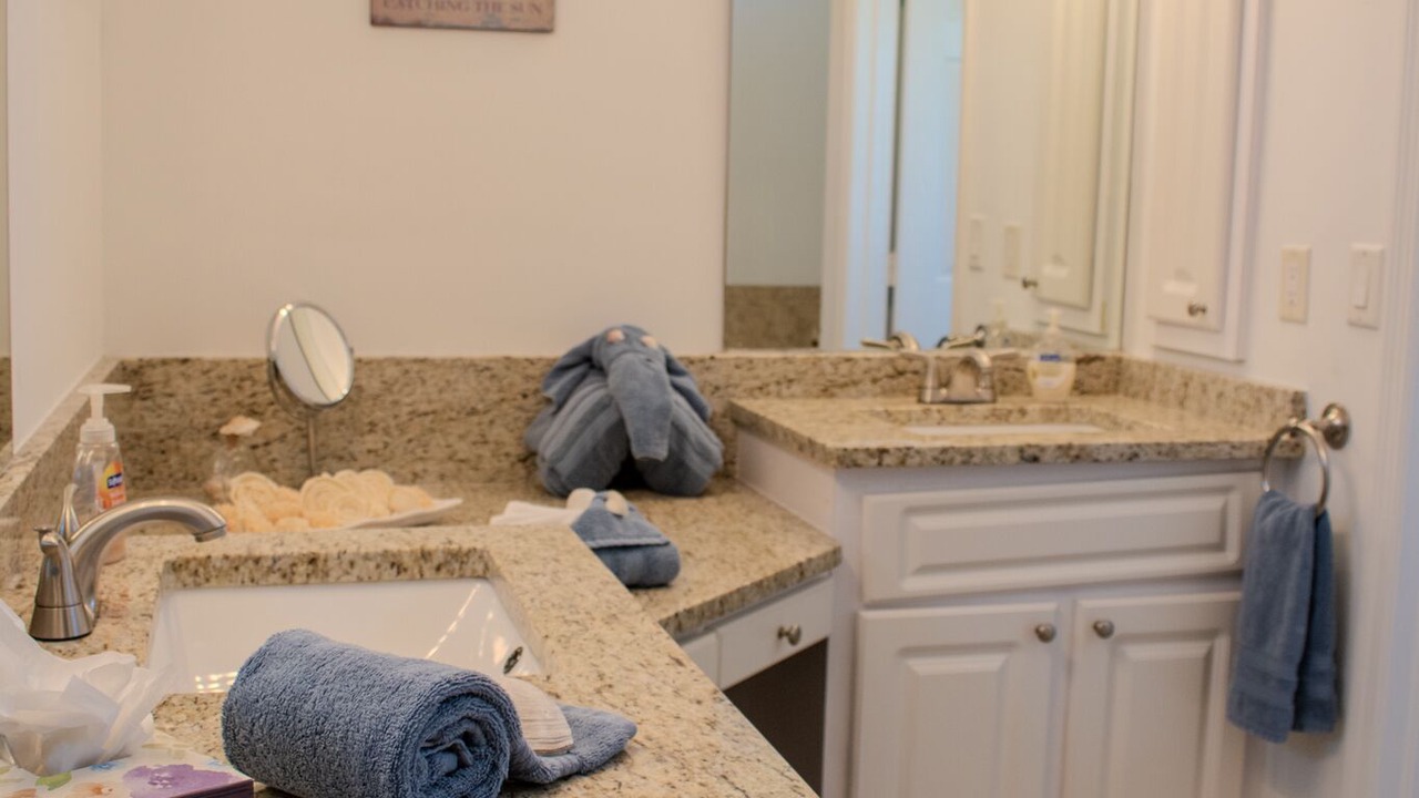 Photo of Bathroom in Caloosahatchee