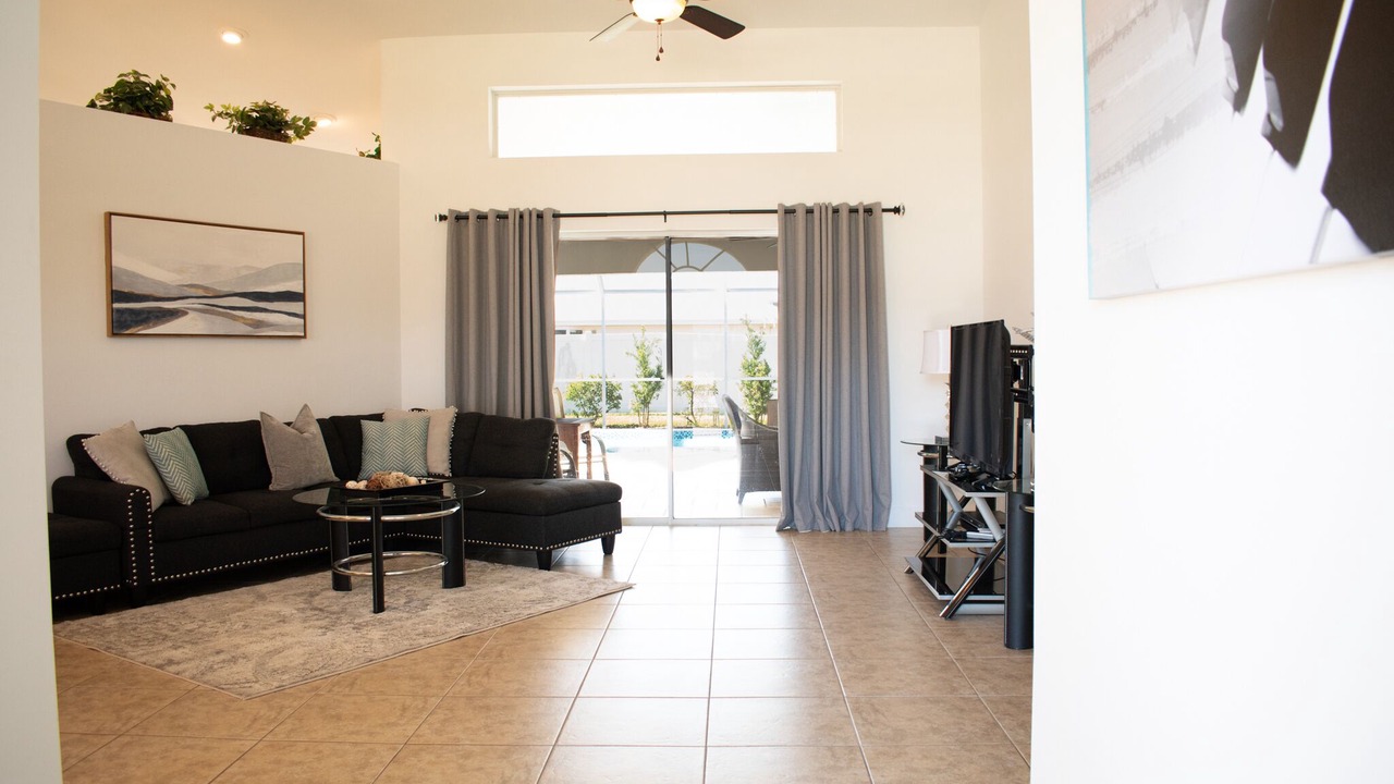 Photo of Livingroom in Caloosahatchee