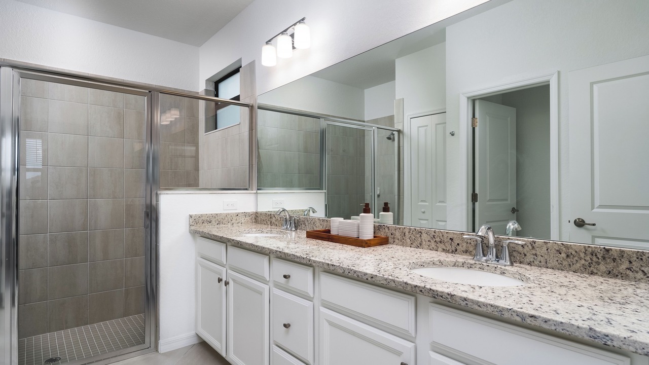 Photo of Bathroom in River Hall