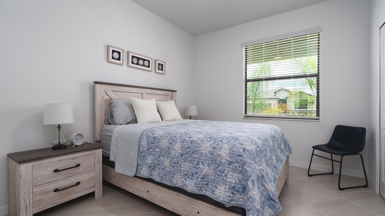 Photo of Bedroom in River Hall