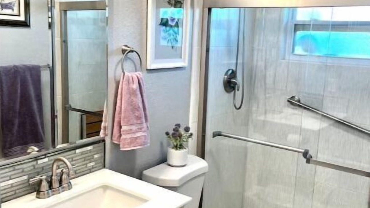 Photo of Bathroom in Charlotte Park