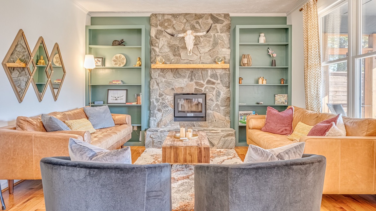 Photo of Livingroom in Piney Mountain