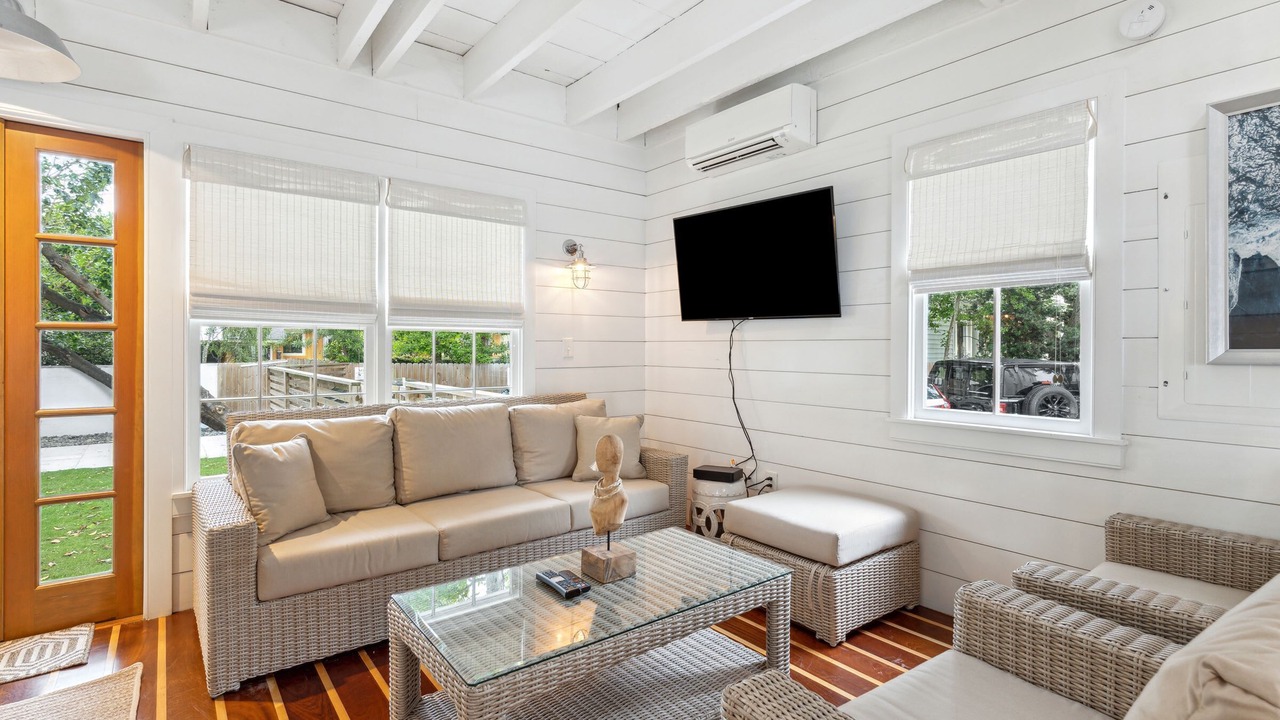 Photo of Livingroom in Harleston Village