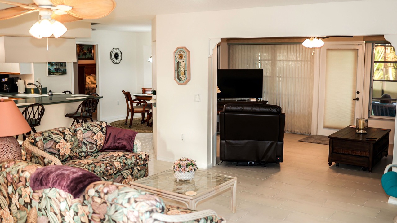 Photo of Livingroom in Englewood East