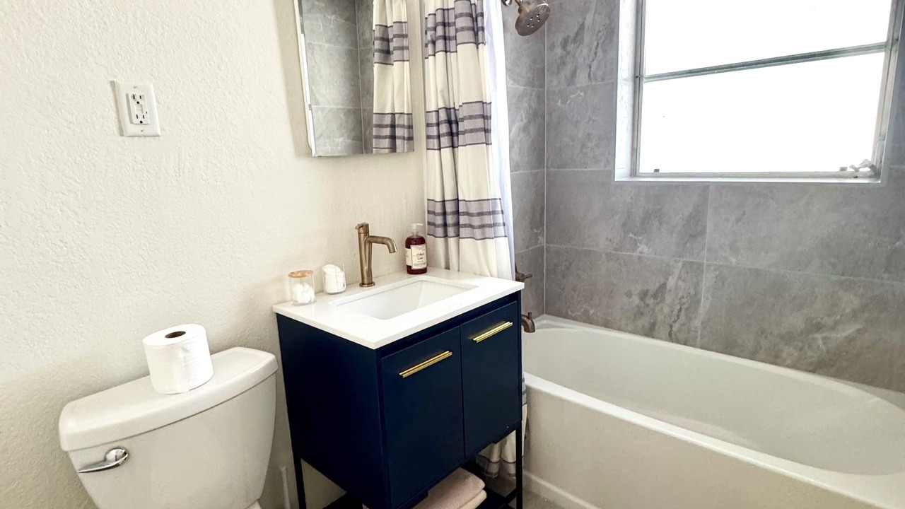 Photo of Bathroom in Englewood South