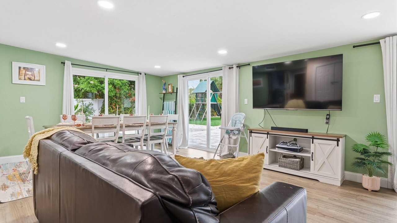 Photo of Livingroom in Ballentine Manor Estates
