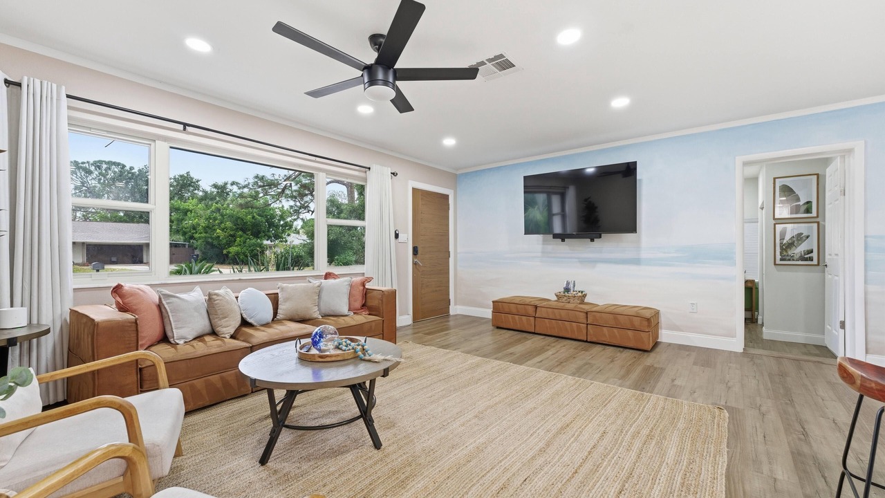 Photo of Livingroom in Ballentine Manor Estates