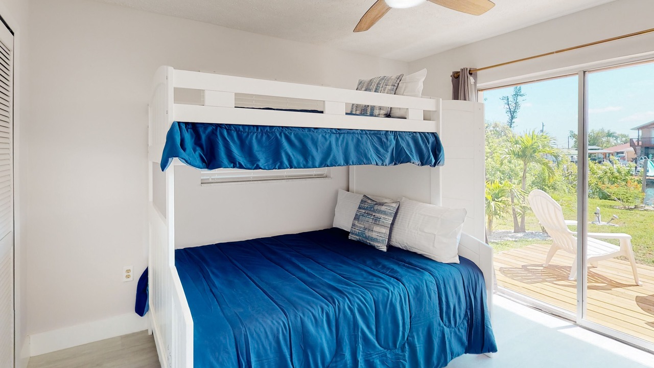 Photo of Bedroom in Fort Myers Shores