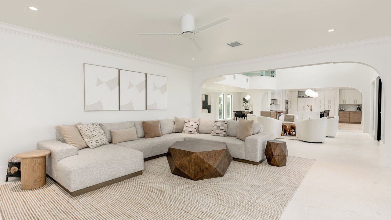 Photo of Livingroom in Redington Beach