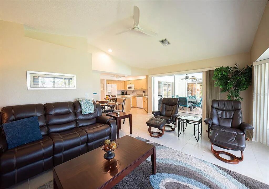 Photo of Livingroom in Broadmoor