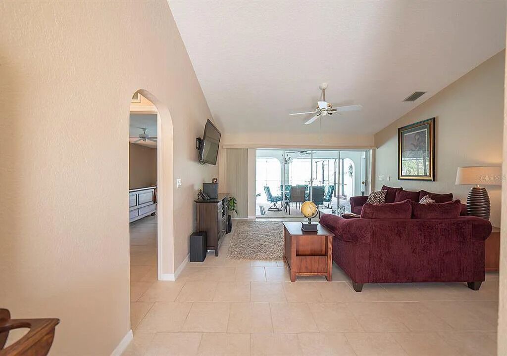 Photo of Livingroom in Broadmoor