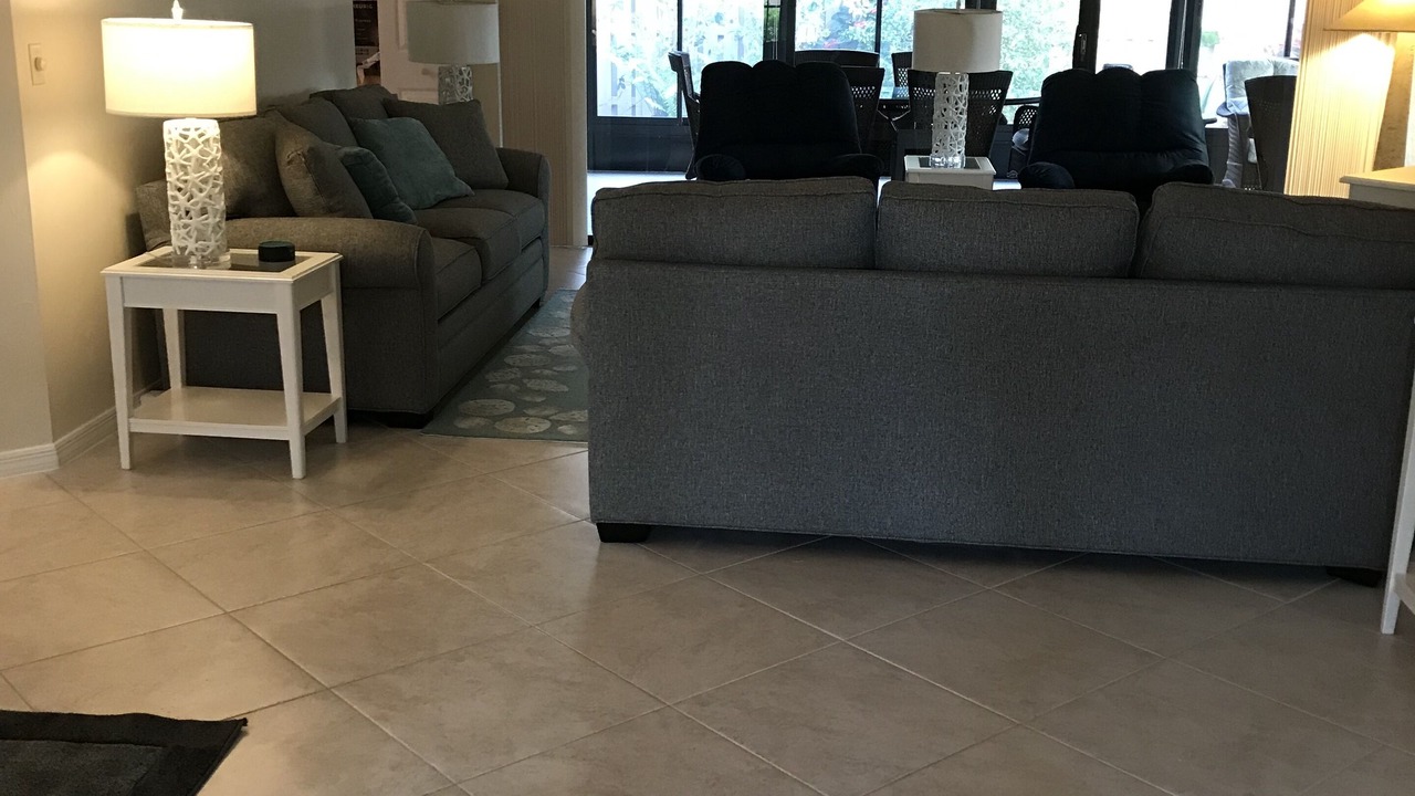 Photo of Livingroom in Pelican Bay