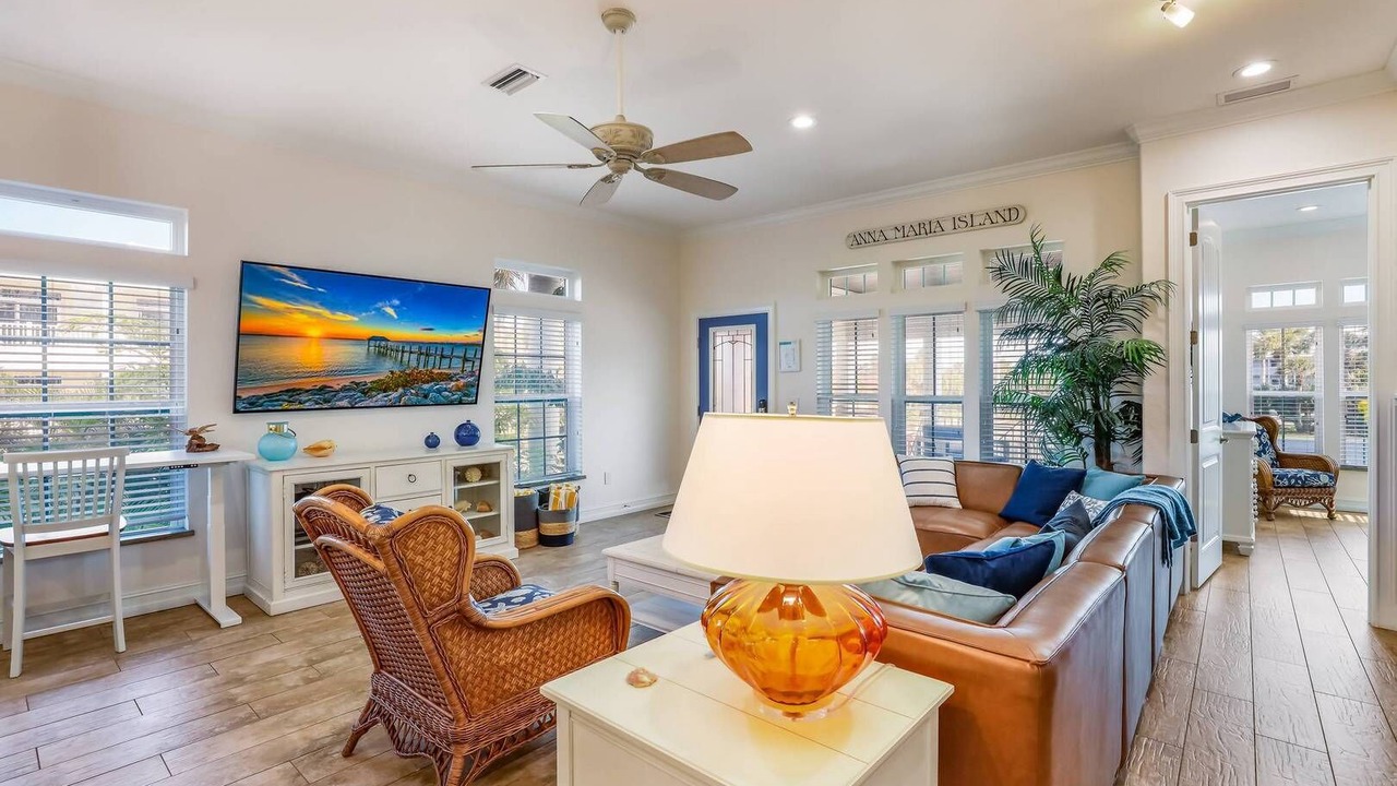 Photo of Livingroom in Holmes Beach
