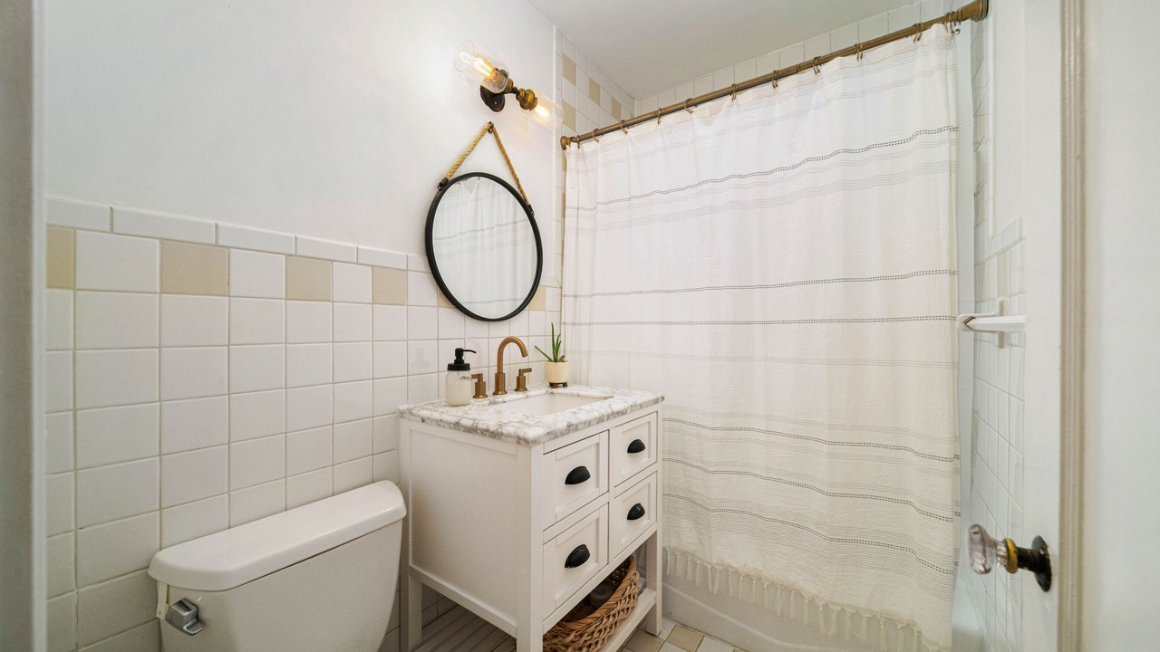Photo of Bathroom in The Roads