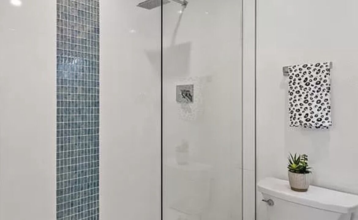 Photo of Bathroom in Arlington Park