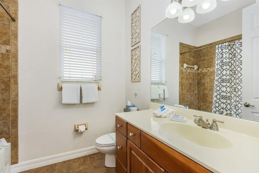Photo of Bathroom in Mariner
