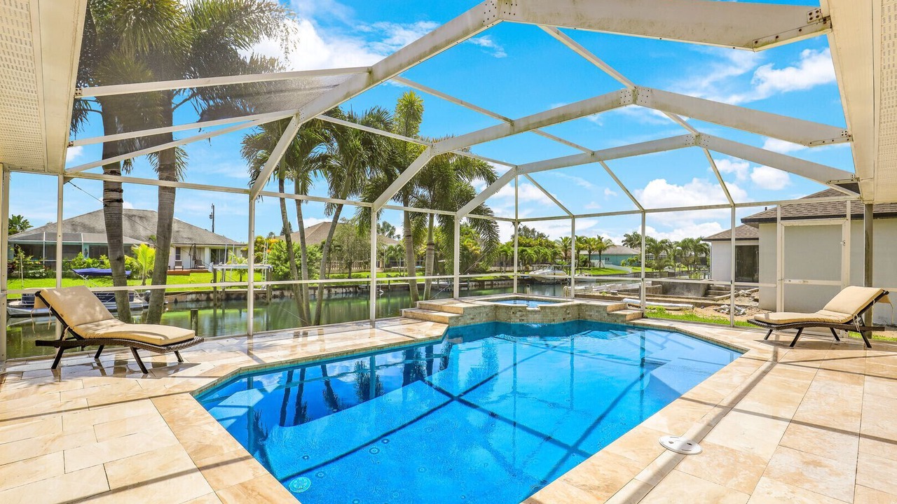 Photo of Outdoor in Pelican