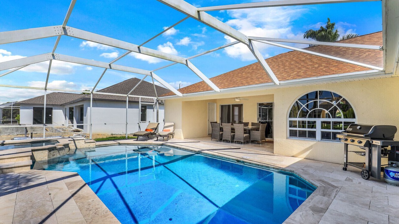 Photo of Outdoor in Pelican