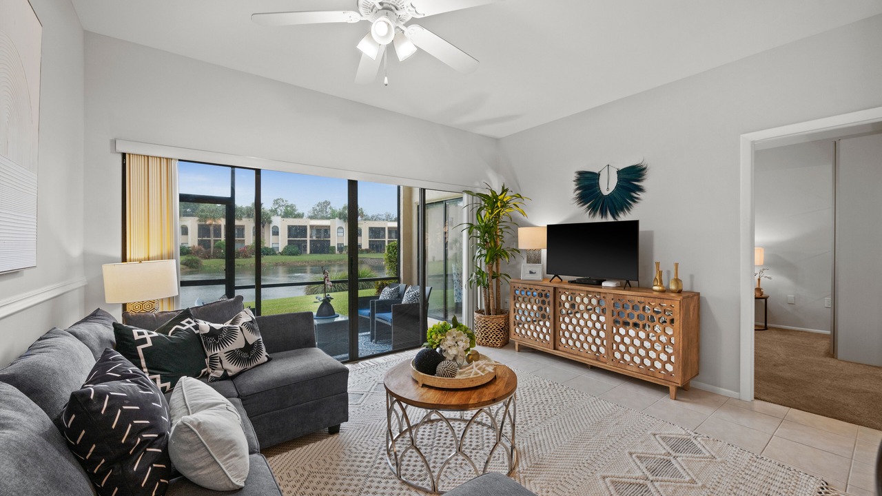 Photo of Livingroom in Central Naples