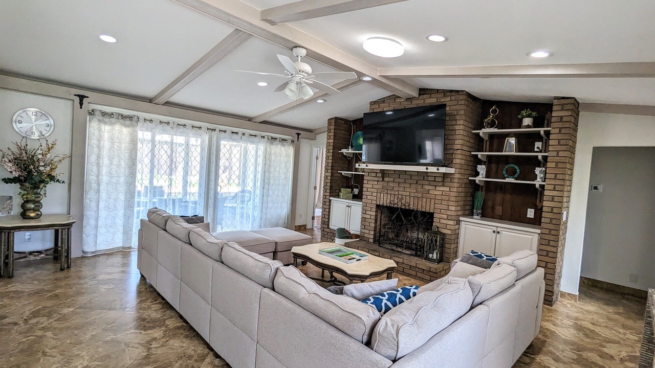 Photo of Livingroom in Gulf Gate Estates