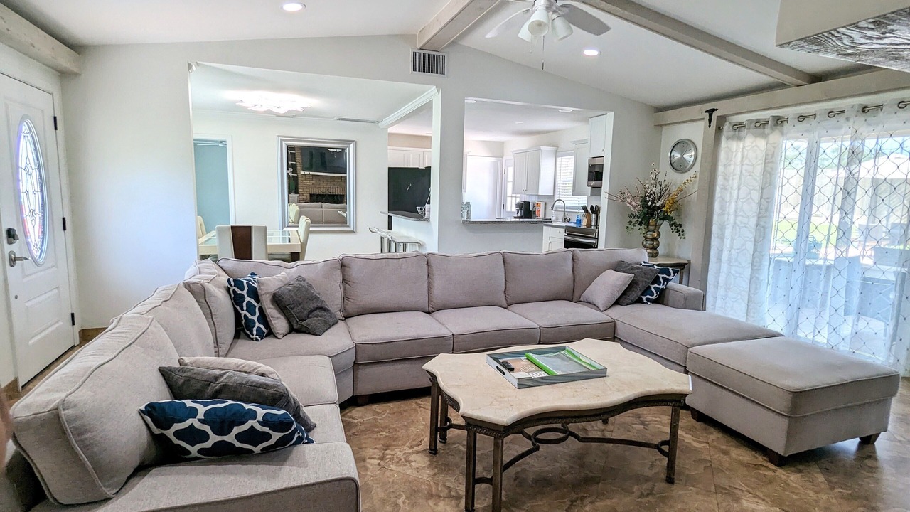 Photo of Livingroom in Gulf Gate Estates