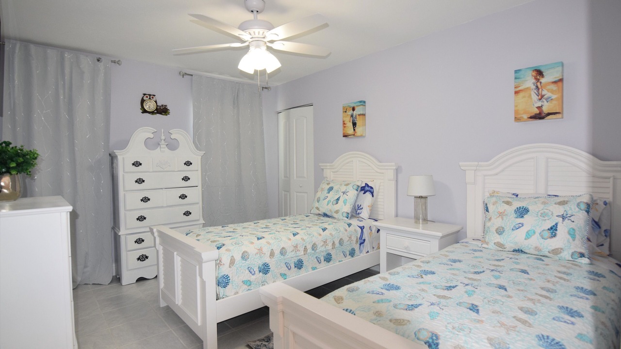 Photo of Bedroom in Gulf Gate Estates