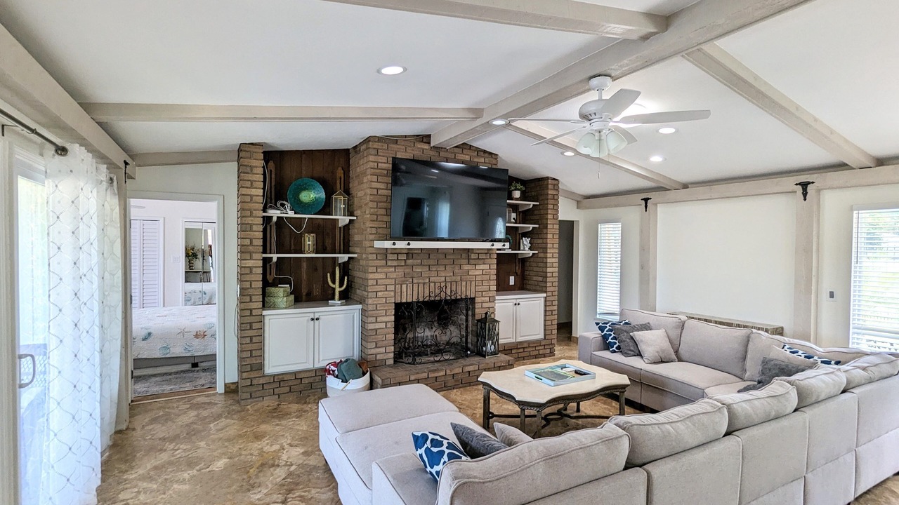 Photo of Livingroom in Gulf Gate Estates