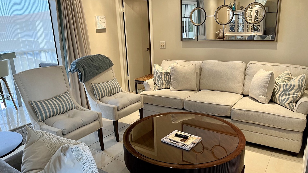Photo of Livingroom in Royal Harbor