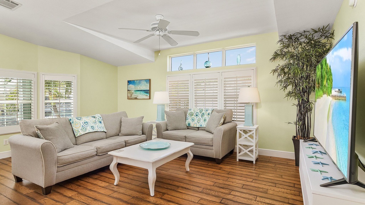 Photo of Livingroom in Saint James City