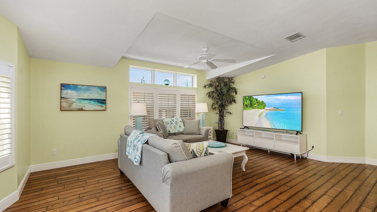 Photo of Livingroom in Saint James City
