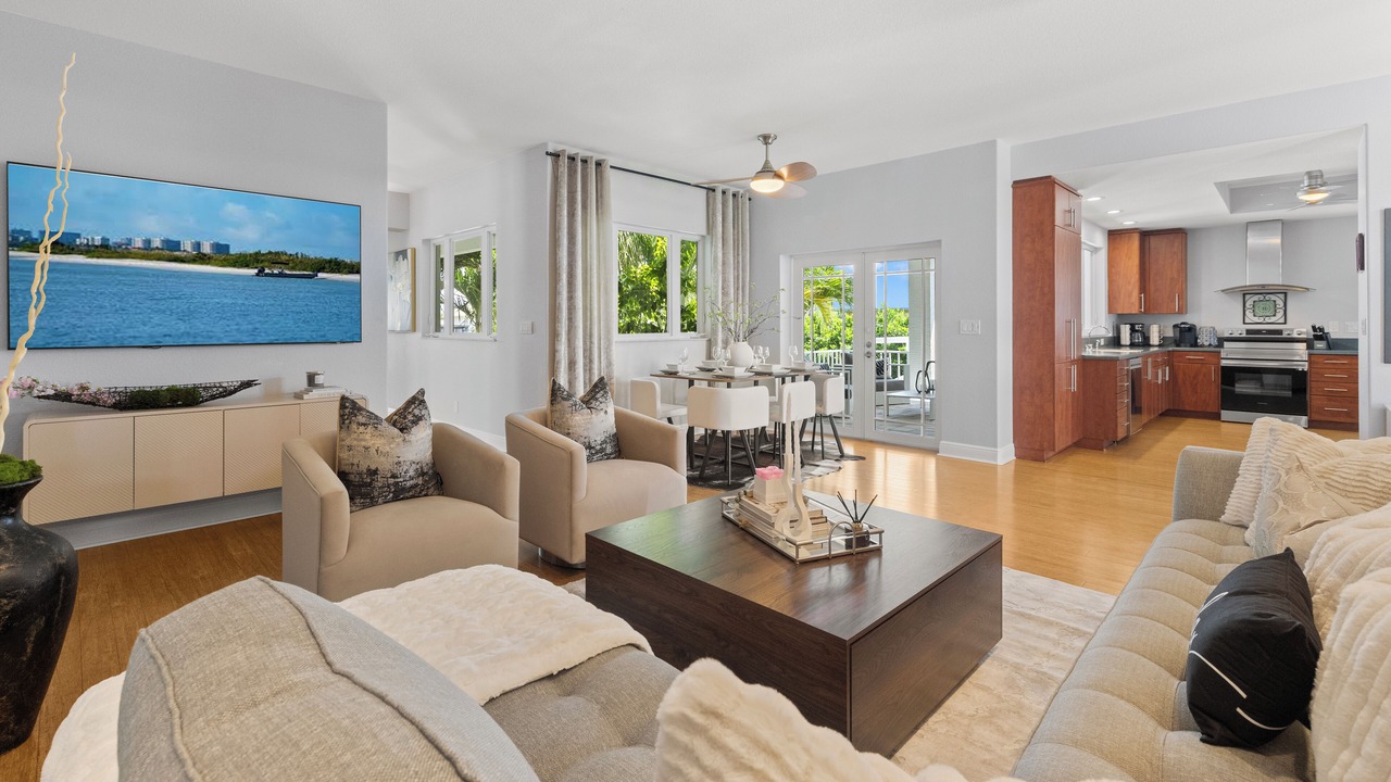 Photo of Livingroom in Edgewater